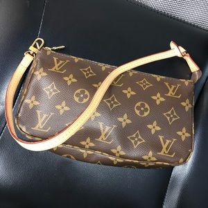 Louis Vuitton Pochette Accessories